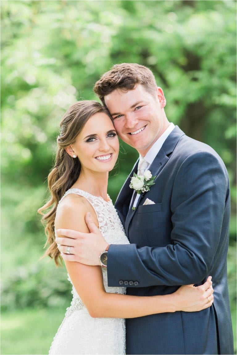 Fisherman’s Inn Wedding, Elburn // Stephanie + Jon | Lindsey Kay ...